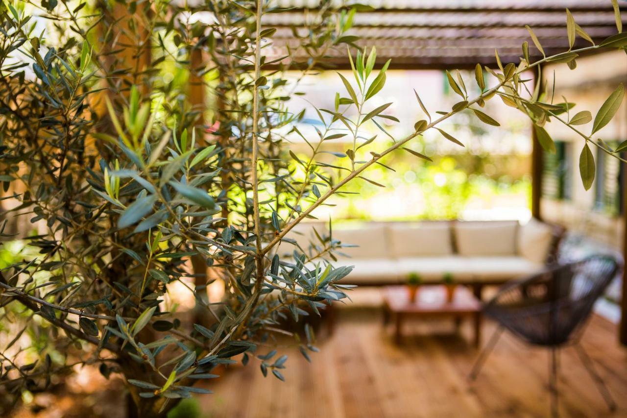 Luxurious Apartment With Private Garden Split Exterior photo